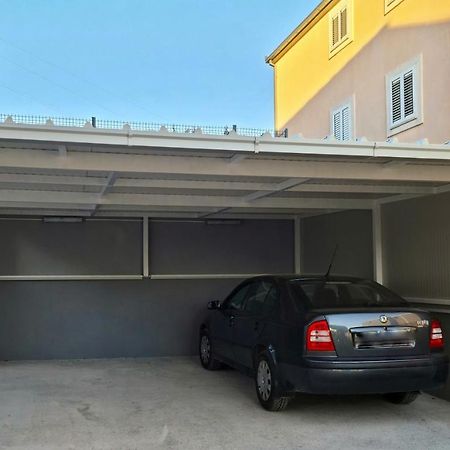 Apartman Nela Lejlighed Kaštel Sućurac Eksteriør billede