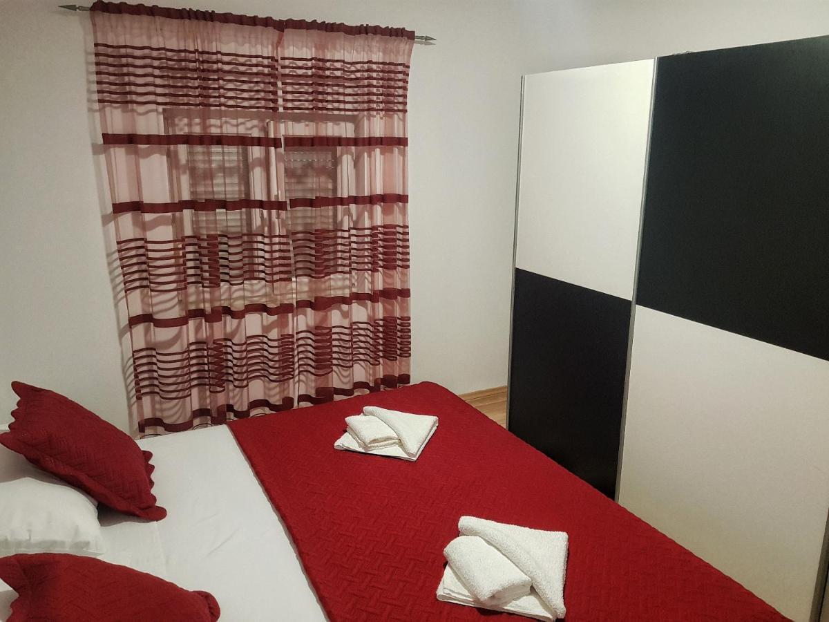 Apartman Nela Lejlighed Kaštel Sućurac Eksteriør billede