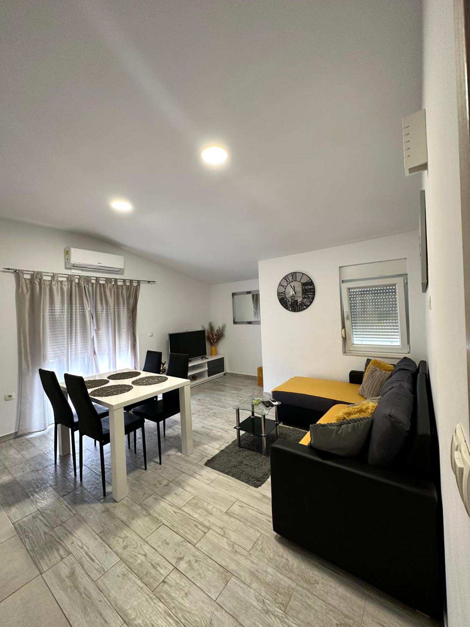 Apartman Nela Lejlighed Kaštel Sućurac Eksteriør billede